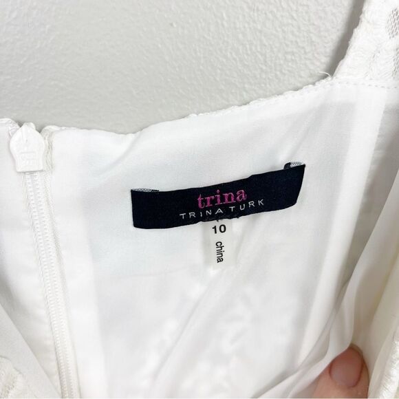Trina Turk Peplum Embroidered Daisy White V-Neck Sleeveless Dress Size 10 - Picture 3 of 6